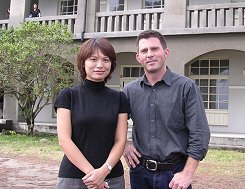 Galerie Pinegarden in Hualien - Tobel mit Eva Chang, seiner Agentin